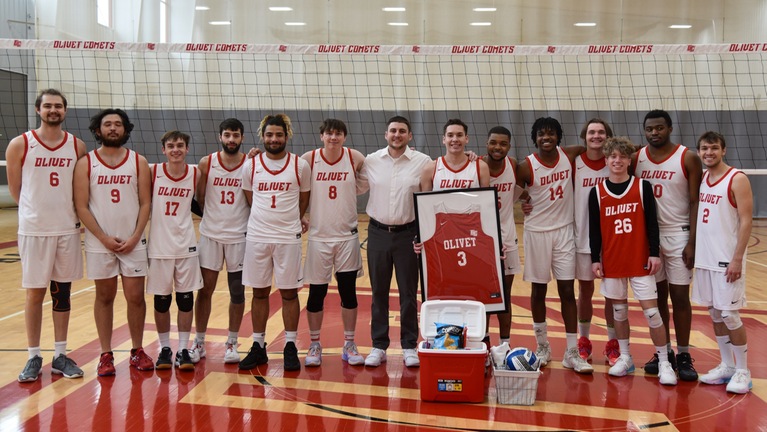 Men’s volleyball team falls to Wittenberg in three sets